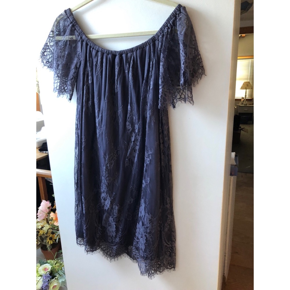 Purple lace dress - Picture 3 of 3
